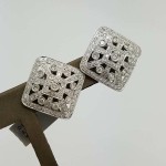 18K	White Gold	15.3	g			Diamond		Cluster	Earrings	3.50	ct