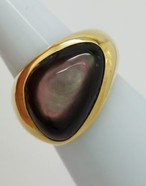 Natural Mother of Pearl 18k Yellow Gold Ring