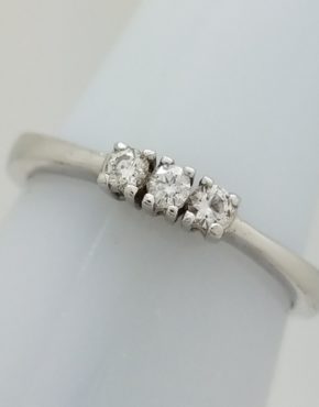 18K WHITE GOLD DIAMOND BAND SIZE  6.5